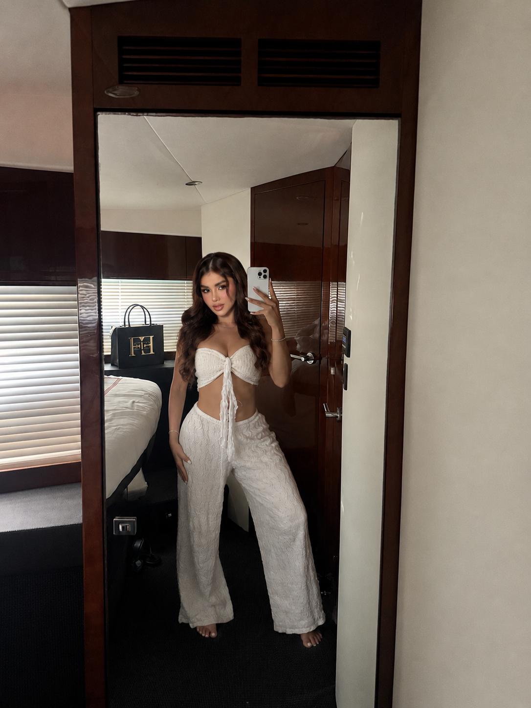 Escort - MADDY - Ibiza Tops